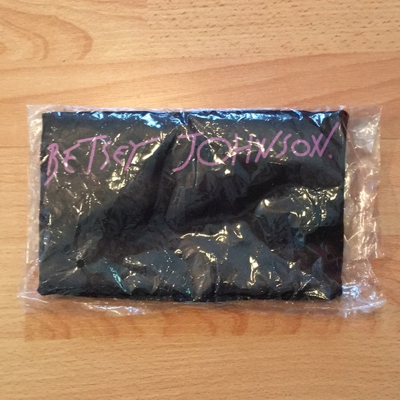 ❌SOLD❌NWOT Betsey Johnson Dust Bag - Picture 2 of 4